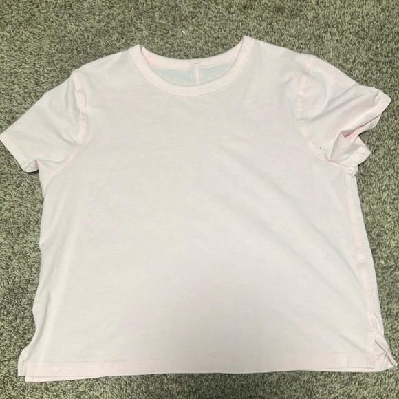 LULULEMON!! super cute pink t shirt - Picture 1 of 6